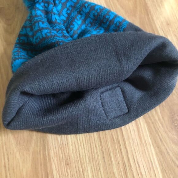 BACK COUNTRY Blue/Gray Pom Beanie Winter Hat - Picture 5 of 5